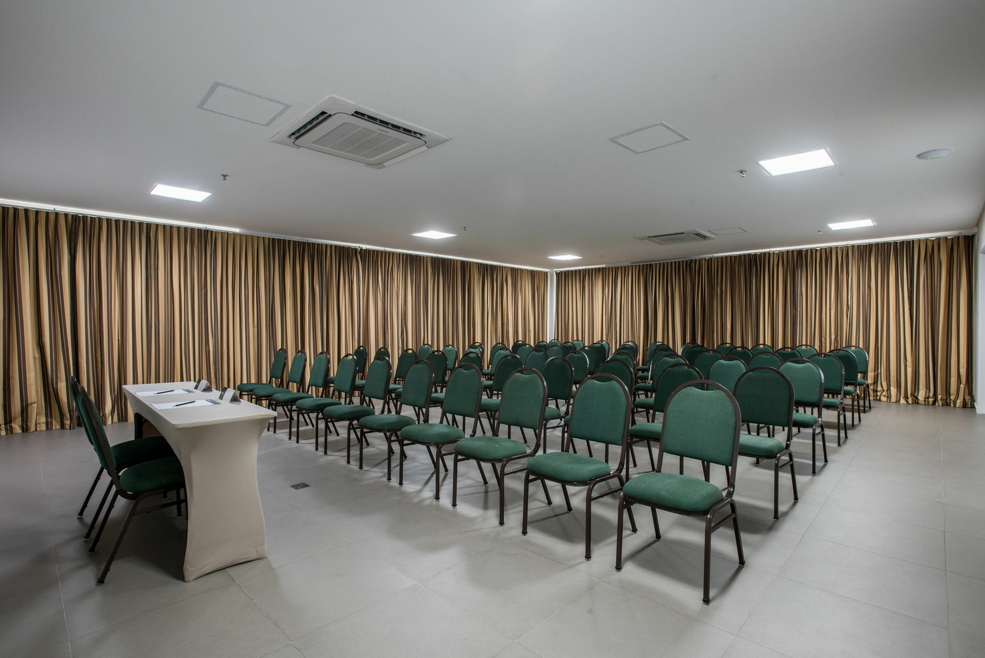 Nobile Hotel Γκουαρούχα Εξωτερικό φωτογραφία